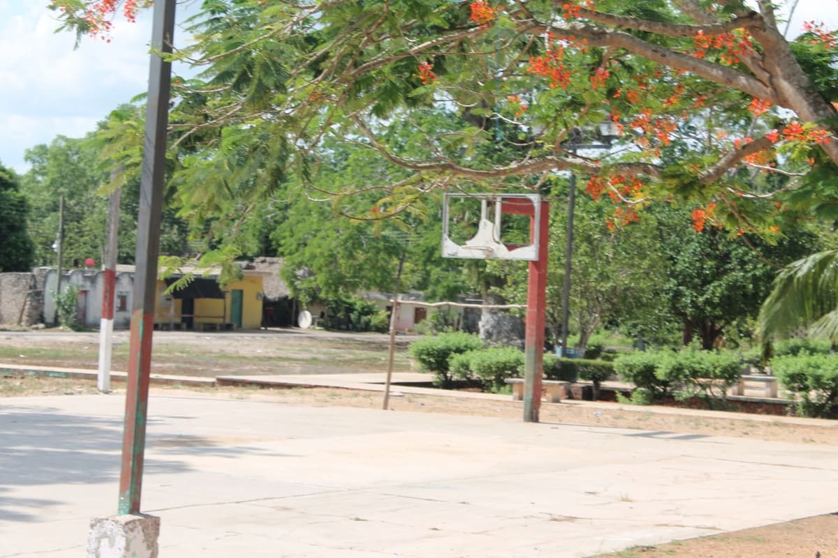 El Cedral, sin domo deportivo y con canchas deterioradas