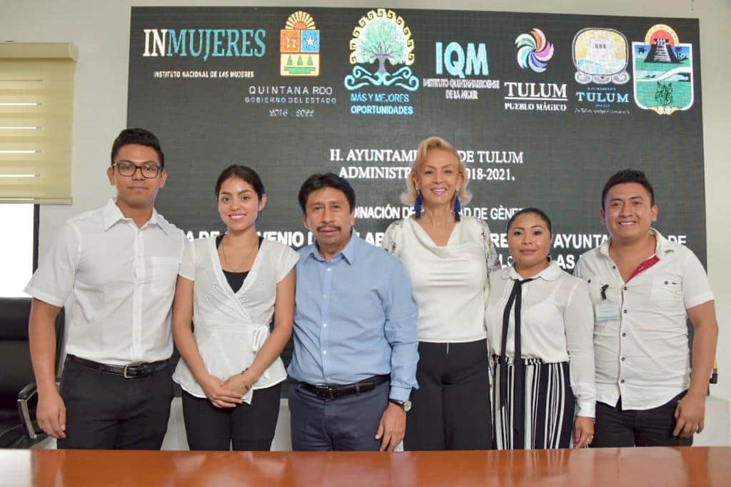 Víctor Mas firma convenio para prevenir la violencia de género en Tulum