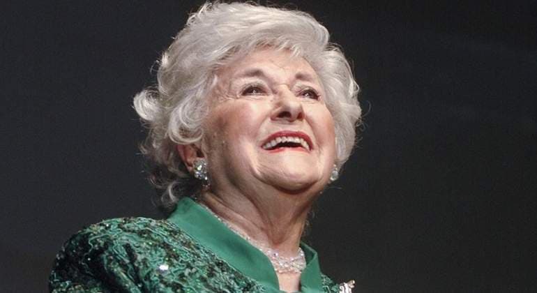 Muere "mamá" de José José