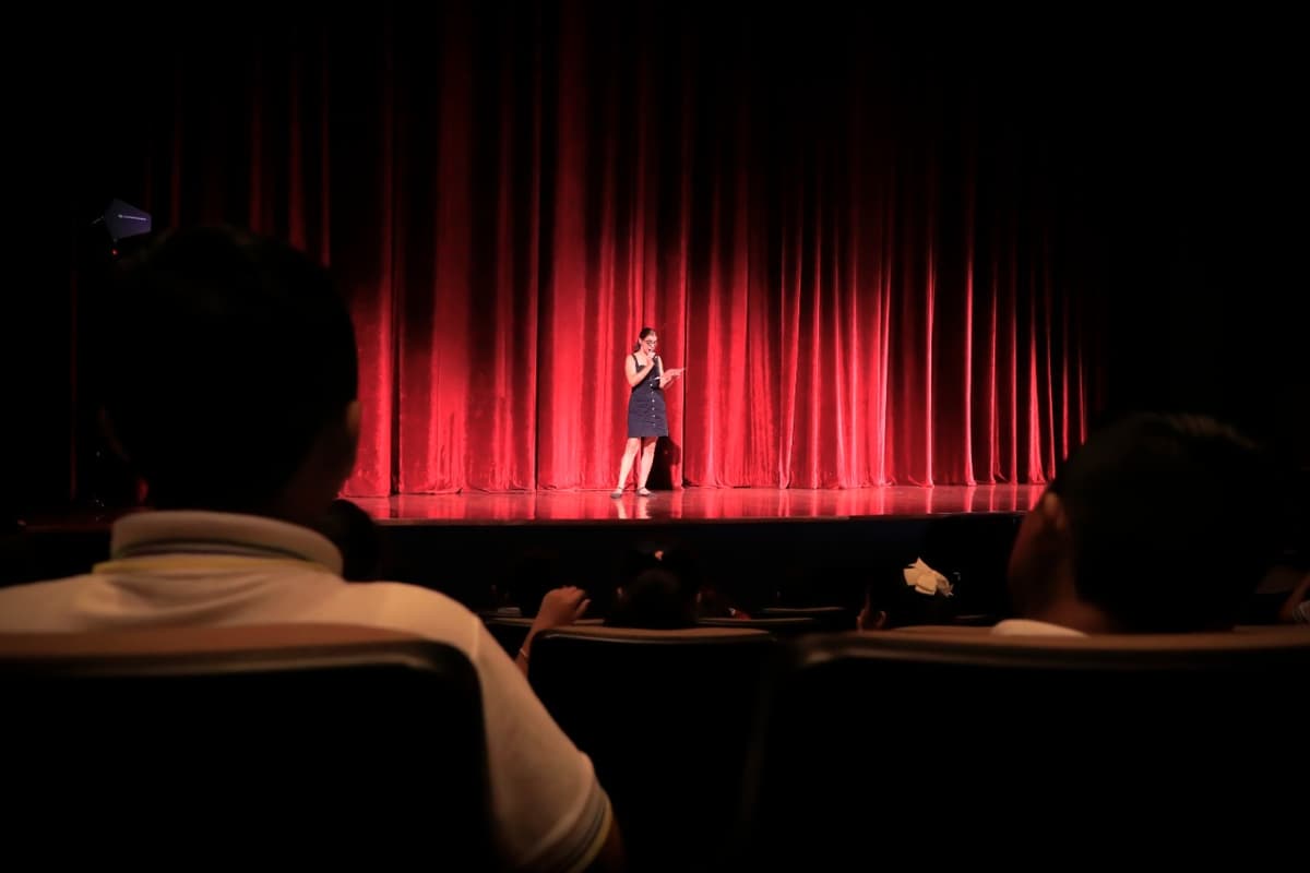 Impulsan en Solidaridad el programa “Conociendo mi teatro”