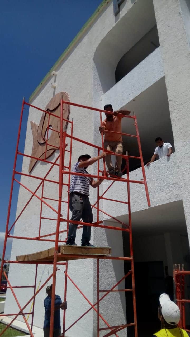 Arreglan en Palacio de Chetumal, ¡sin medidas de seguridad!