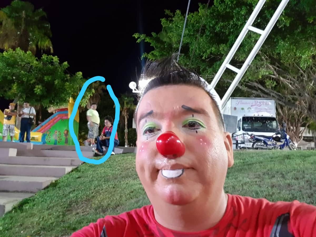 Payasos de Playa "agandallan" parque de Cozumel con permisos "chafas"