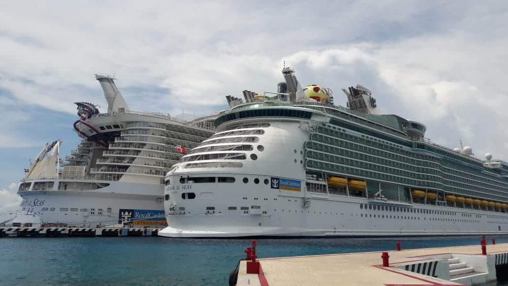 Llegan a Cozumel 5 cruceros que huyeron de “Dorian”