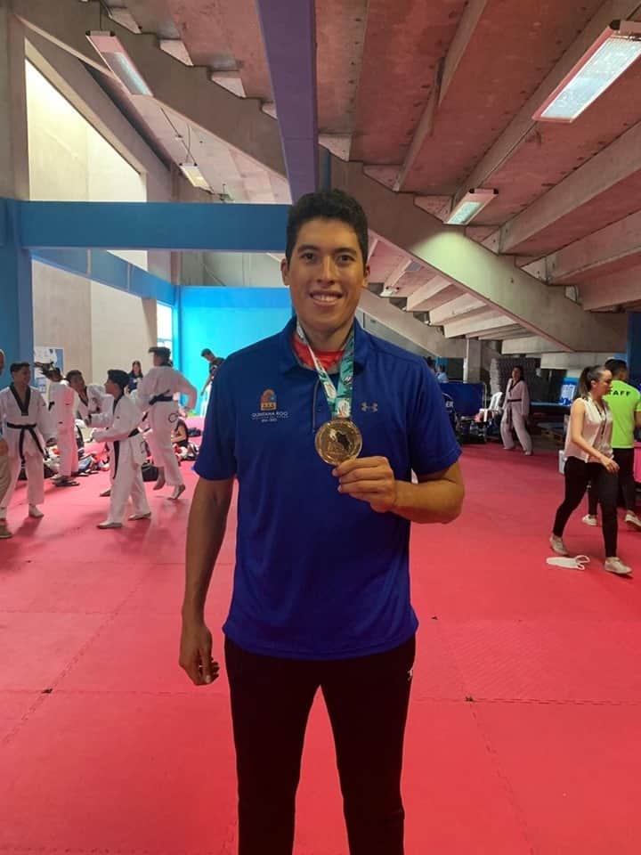 Quintanarroense Carlos Sansores gana medalla de oro en Costa Rica