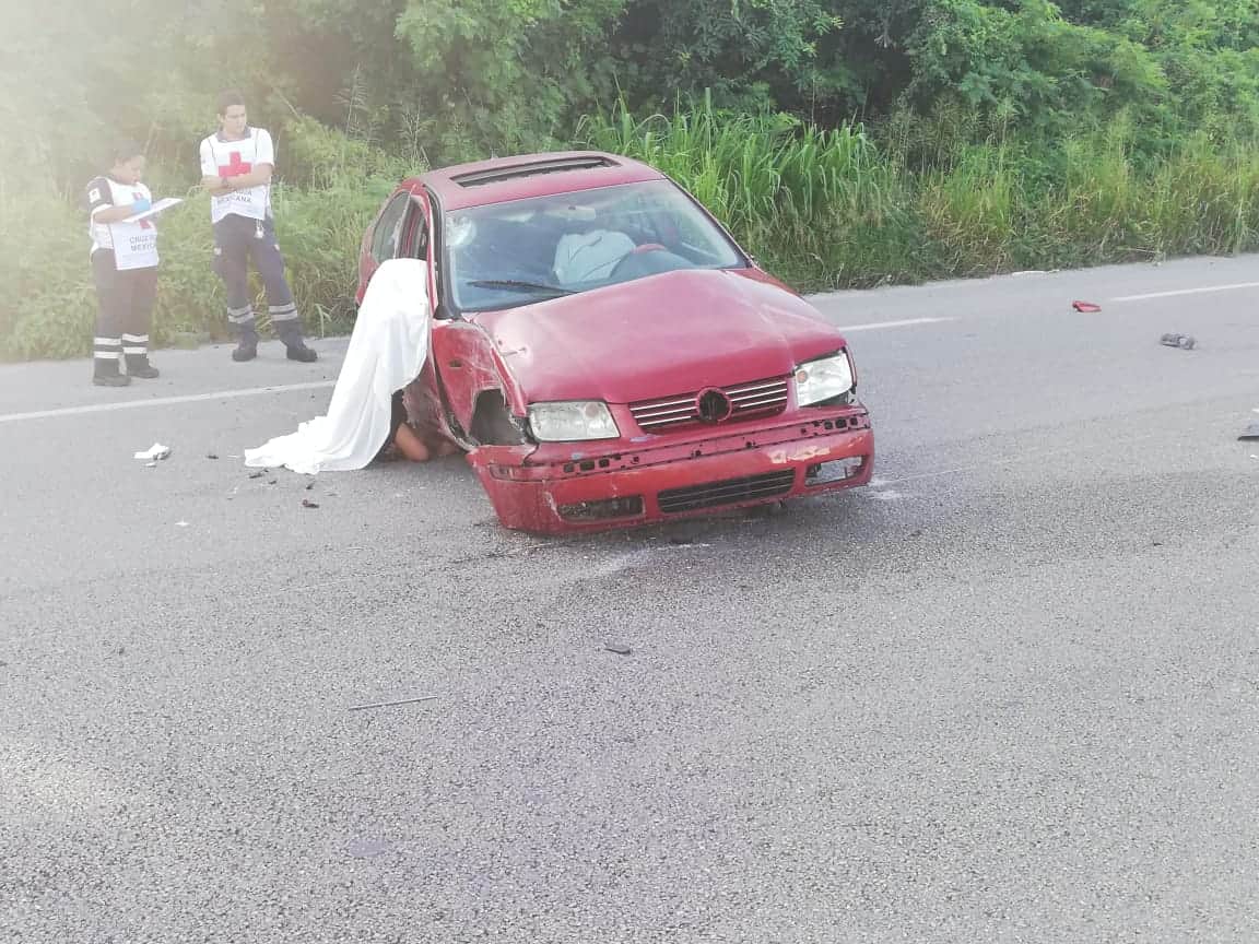 Muere automovilista al salirse por ventana de vehículo a la altura de Paamul
