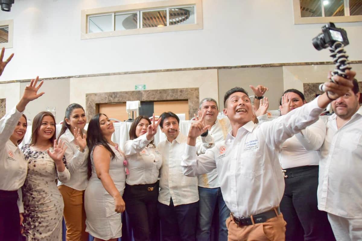 Víctor Mas celebra la participación de jóvenes en la política