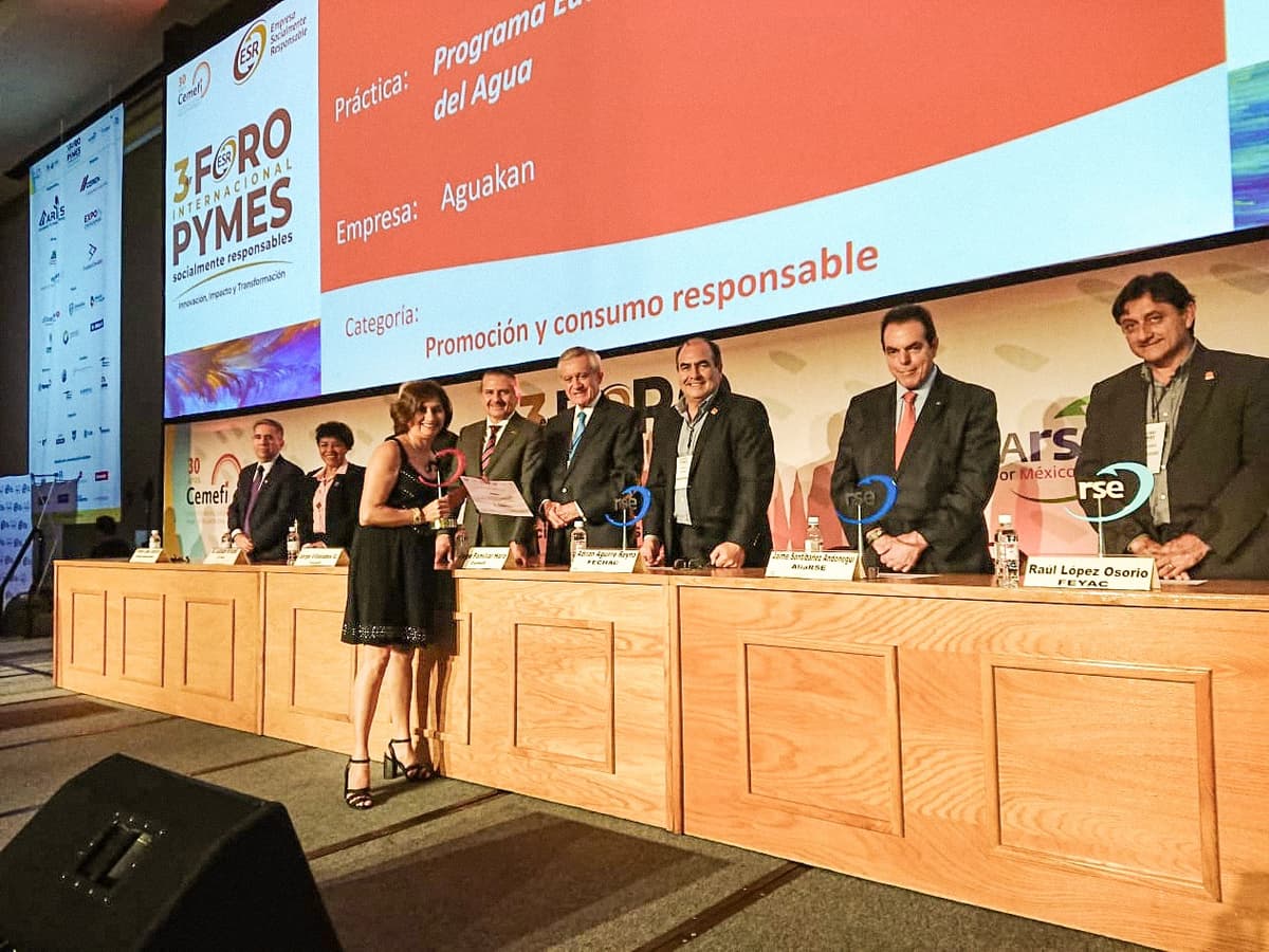 Aguakan obtiene reconocimiento latinoamericano por su labor social