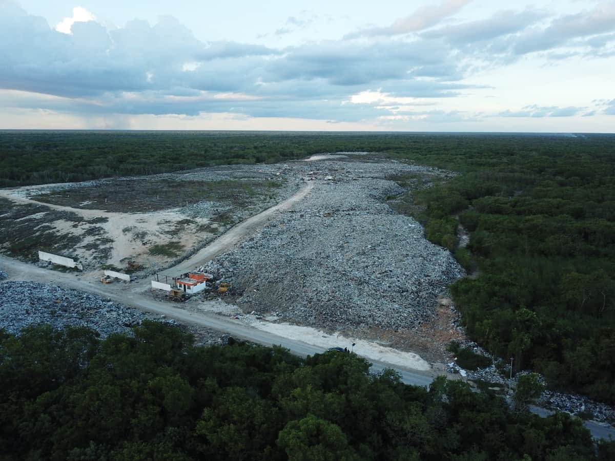 Contaminación de tiradero de basura en Chetumal consume la selva quintanarroense