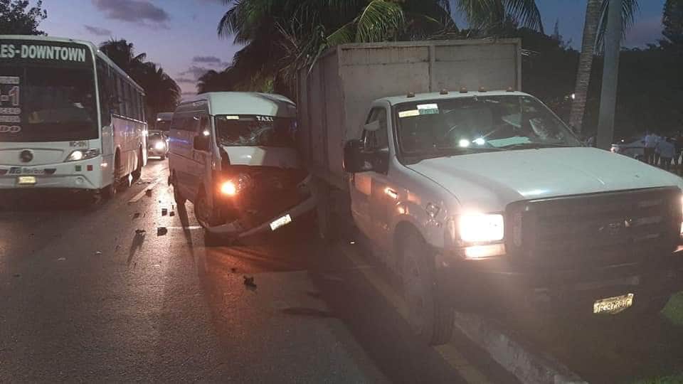 Carambola en la Zona Hotelera deja a dos heridos