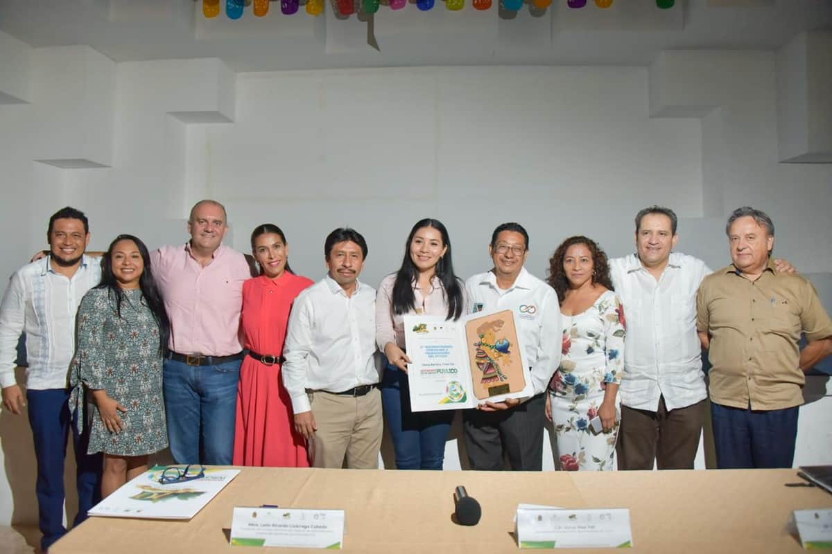 Recibe Víctor Mas Tah, reconocimiento del Instituto de la Administración Pública