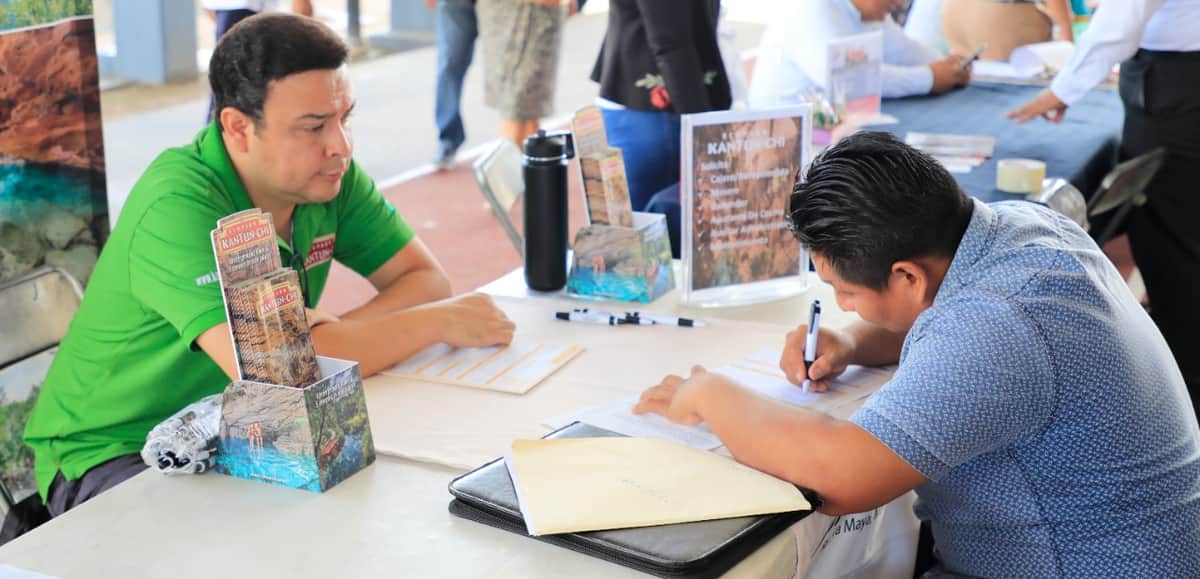 Celebran Feria del Empleo en Playa del Carmen