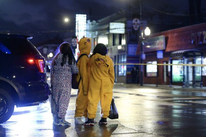 Balean a niña de 7 años mientras pedía dulces en Halloween