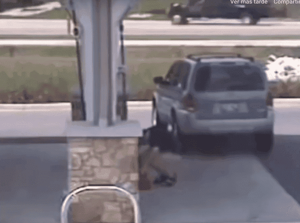 VIDEO: ¡Hombre pierde su vehículo en una gasolinera y se hace viral!