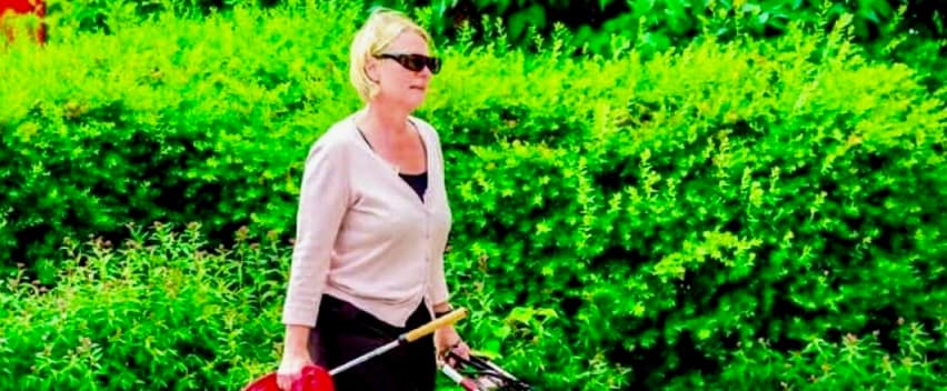 Fingió estar ciega para evitar a la gente y recibió ayuda del gobierno