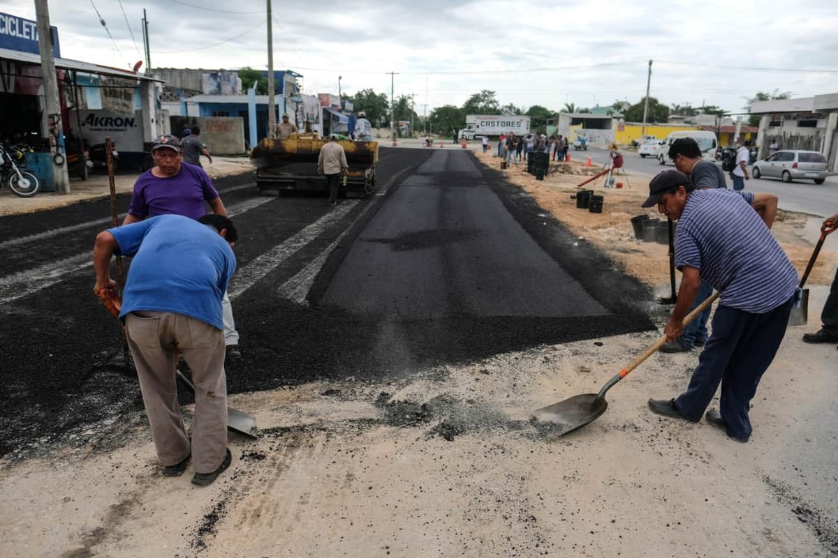Rehabilita Mara Lezama vialidades de la SM 200
