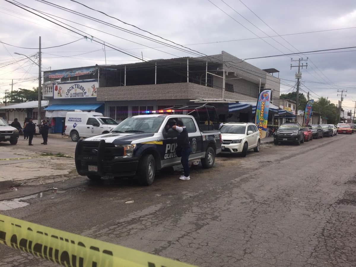 Doble ejecución en coctelería de Cancún, en pleno día