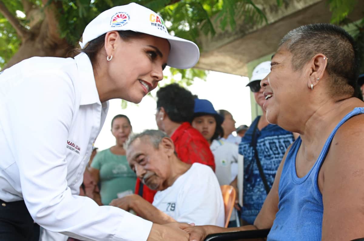 Cumple Mara Lezama al brindar asistencia social a los cancunenses
