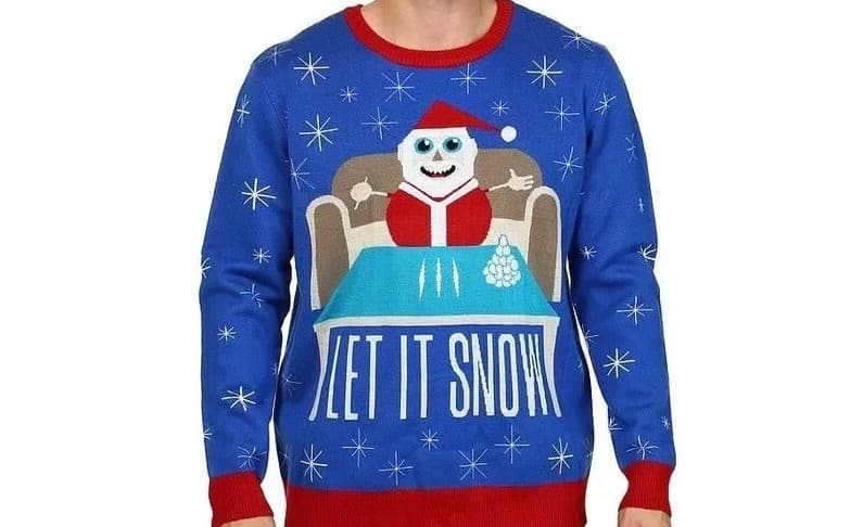 Polémica por la venta de un suéter con un Santa drogadicto