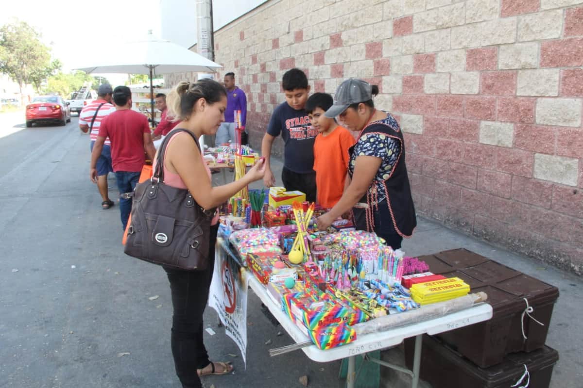 Venta de pirotecnia en Cancún no se frena porque no saben qué hacer con lo decomisado