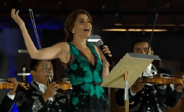 Itatí Cantoral le vuelve a cantar a la Virgen de Guadalupe con distintivo 'gritito'