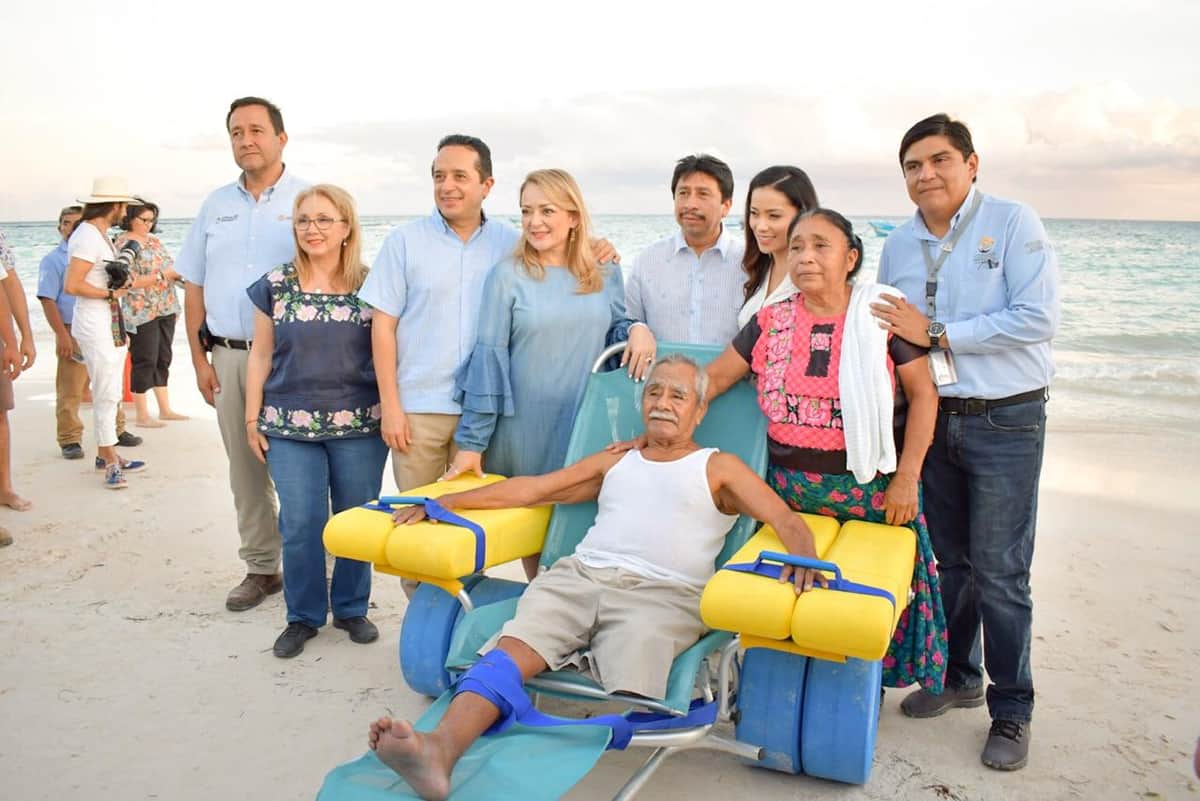 Tulum inaugura primera playa inclusiva y andador para personas con discapacidad