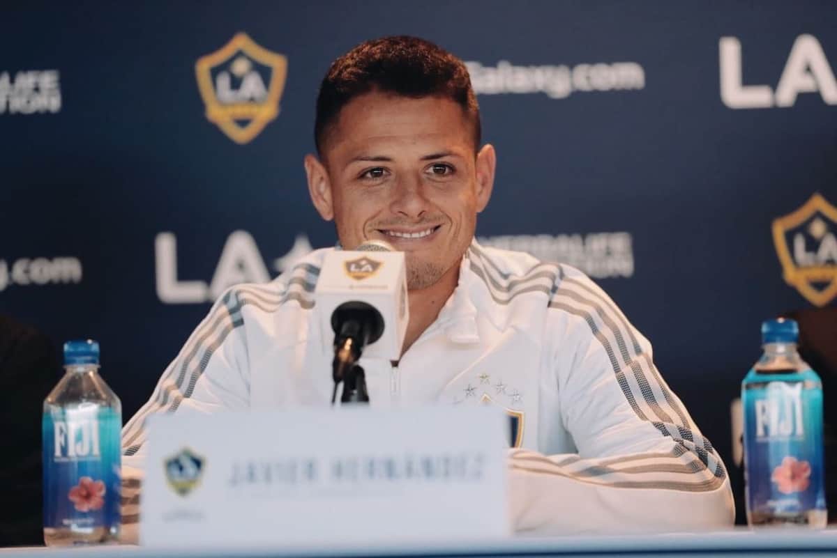Critican a "Chicharito" por decir que es una leyenda al ser presentado con el Galaxy