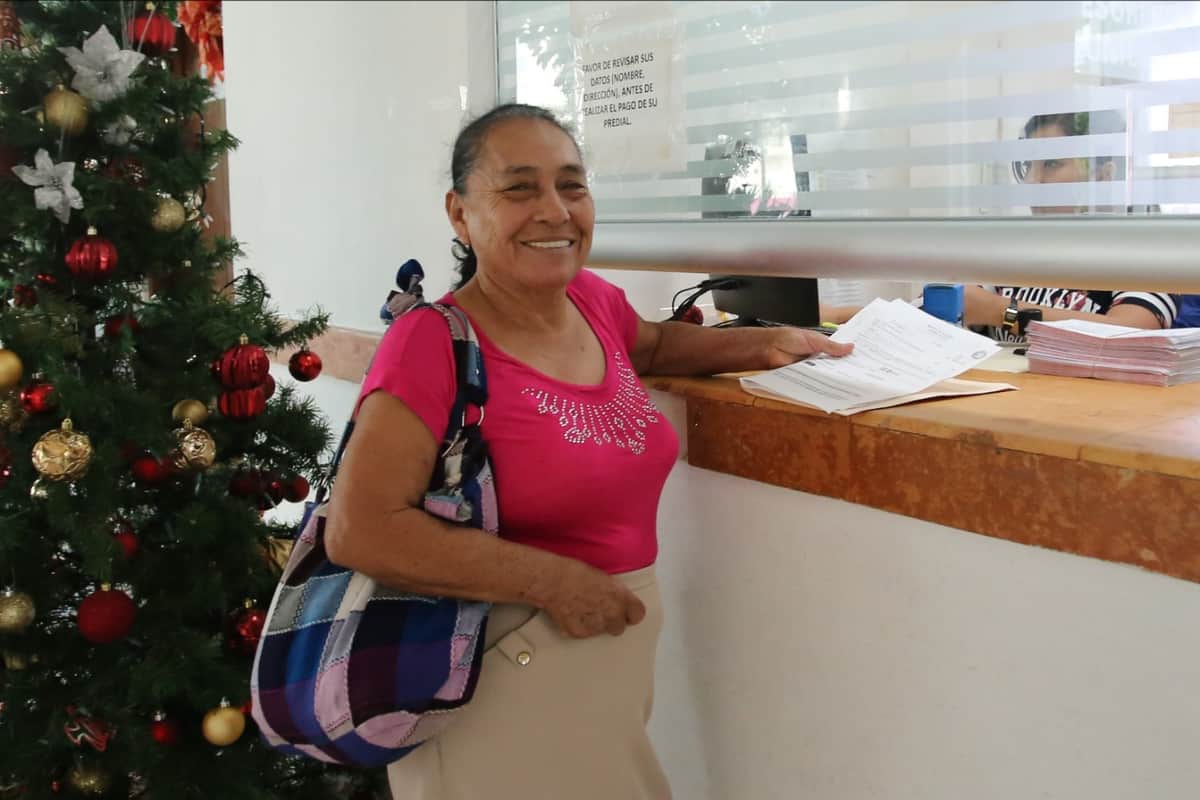 Playenses aprovechan el programa de descuentos del gobierno de Solidaridad