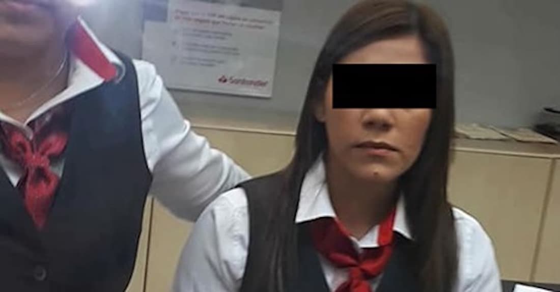 Cajera de Santander denuncia a cliente que la grabó y acusó de cómplice de robo