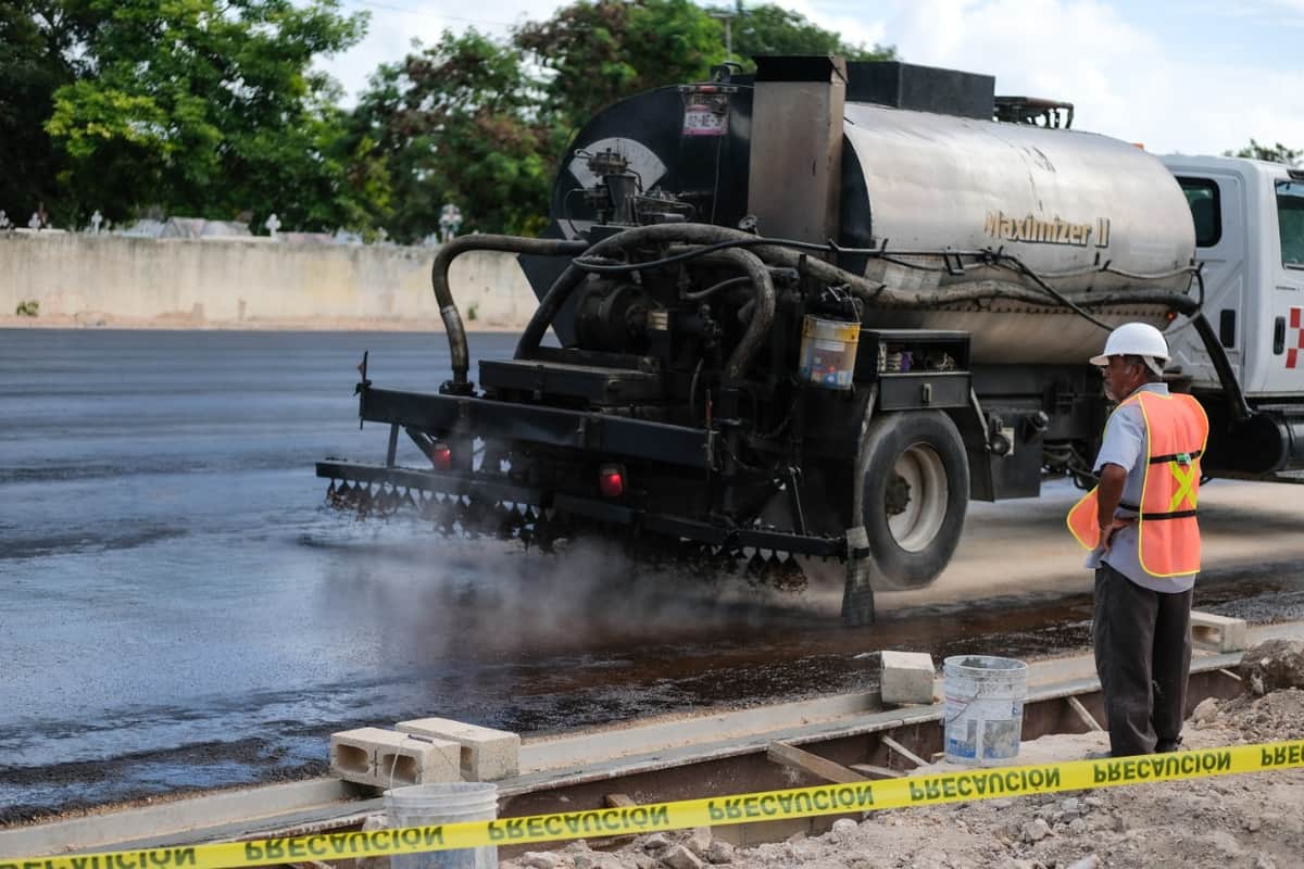 Se realizan obras públicas para mejorar vialidades en Cancún: Mara Lezama