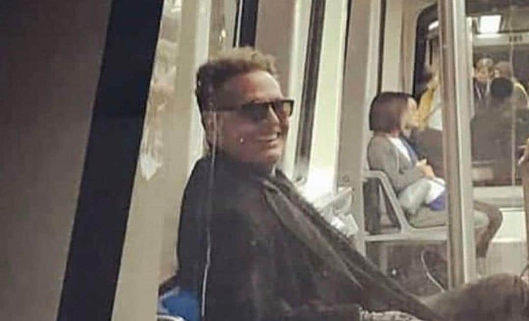¡Insólito! Captan a Luis Miguel viajando en el Metro