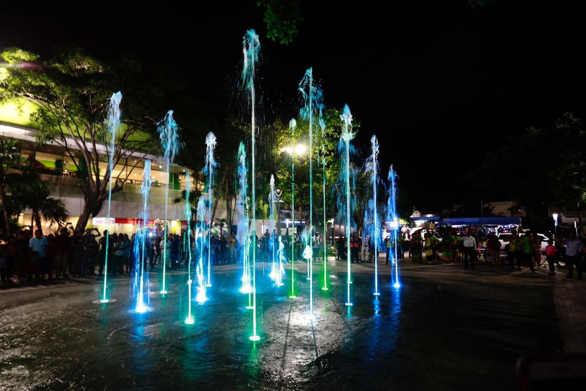 Inaugura Mara Lezama la nueva imagen de "El Crucero"