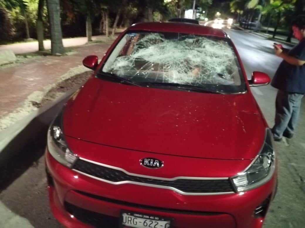 Video: ¡Otra agresión de taxistas contra Uber en Cancún!