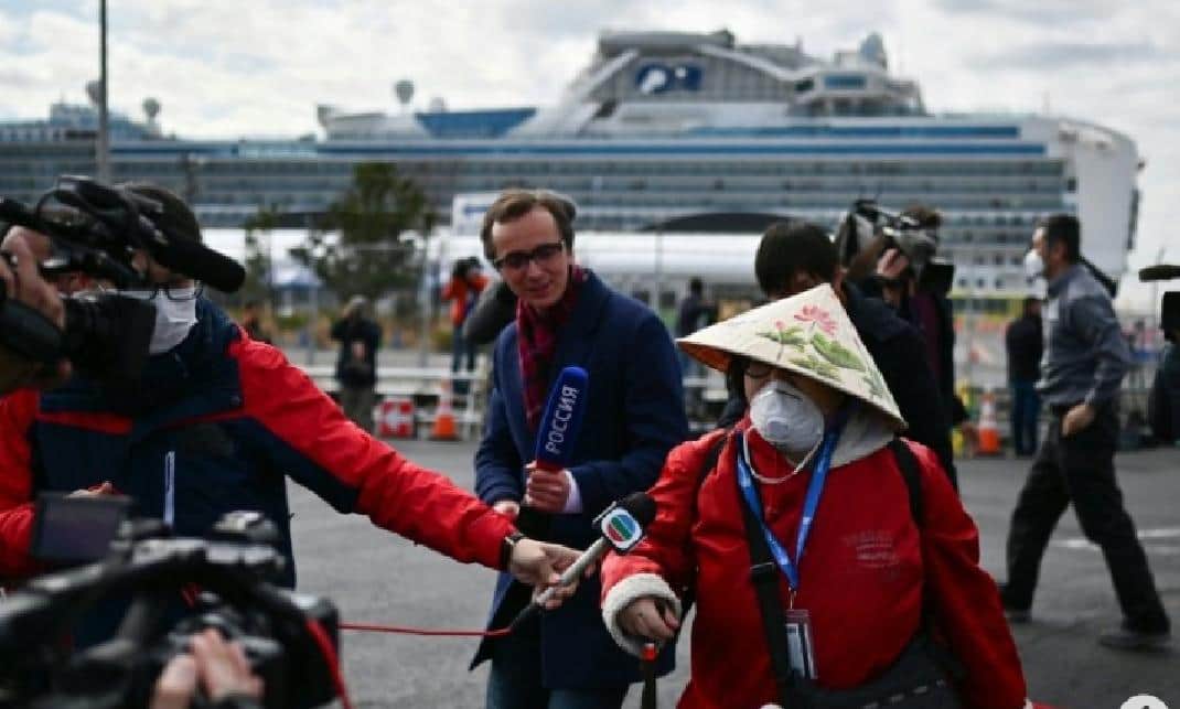 ¡Adiós cuarentena!; pasajeros del "Diamond Princess" desembarcan en Japón