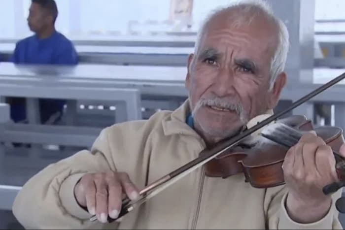 Él es don Lucio, un ancianito que fue encarcelado por defenderse de un asalto