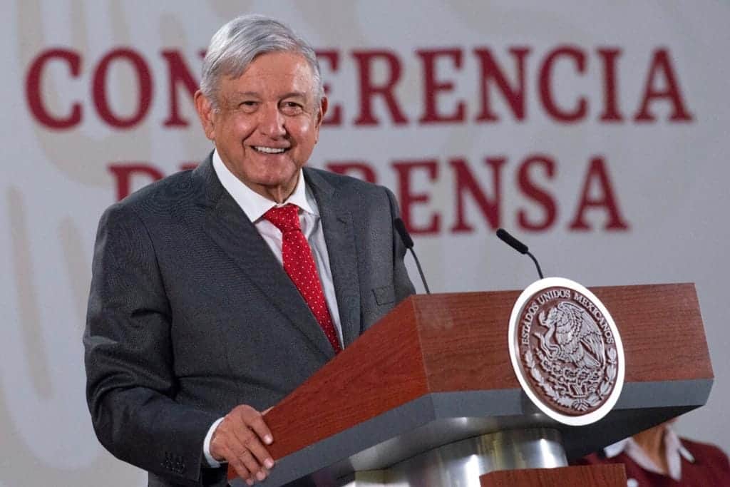Empresarios comprarán casi la mitad de "cachitos" de la rifa: AMLO