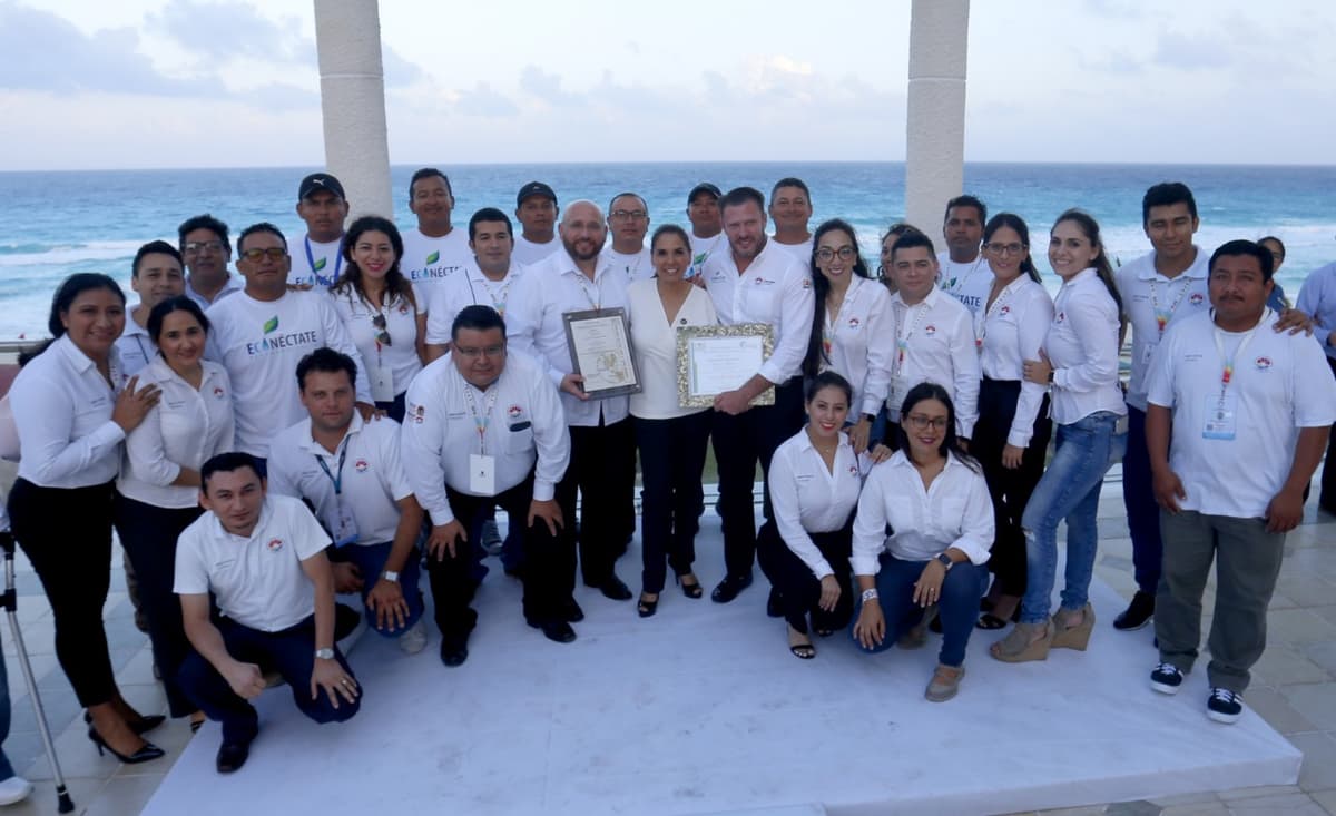Renueva Playa Cancún certificado de limpia y sustentable