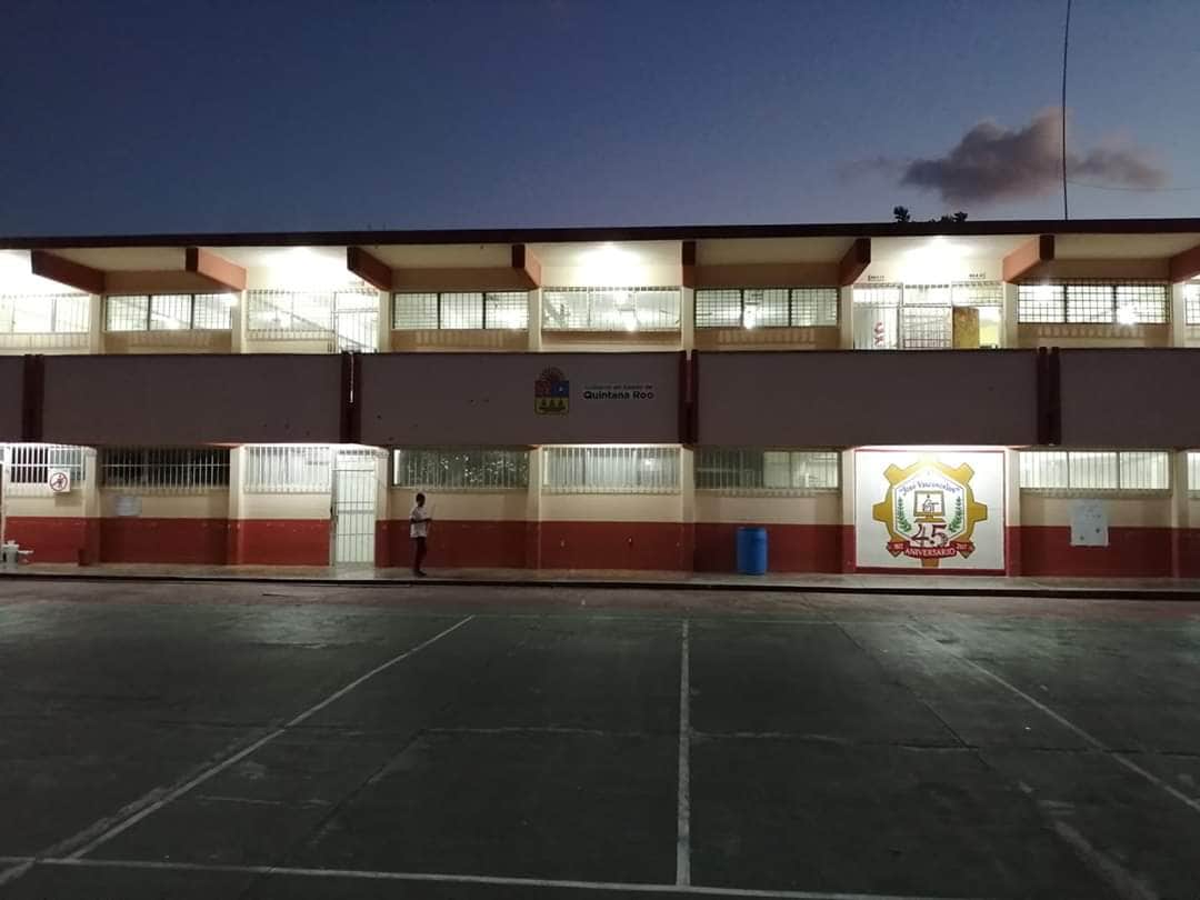 Mamá del niño que amenazó a maestro en Cozumel es policía