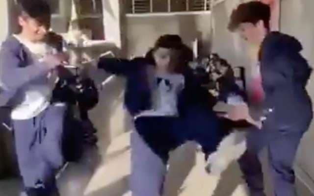 Alertan por nuevo reto viral 'cráneo roto' ¿podría dañar el cerebro de sus víctimas?