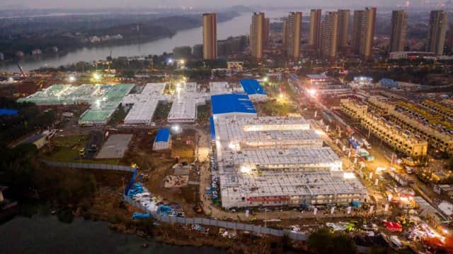 Video: China terminó un hospital en 10 días en Wuhan y ya construye uno más