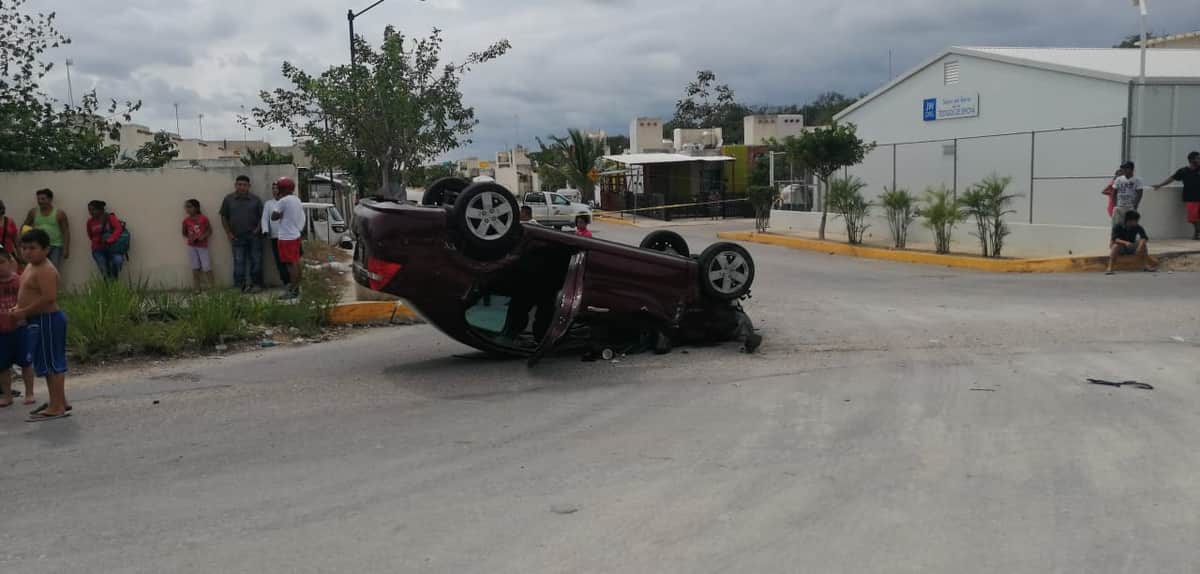 FOTOS: Se registra aparatoso choque en Playa del Carmen
