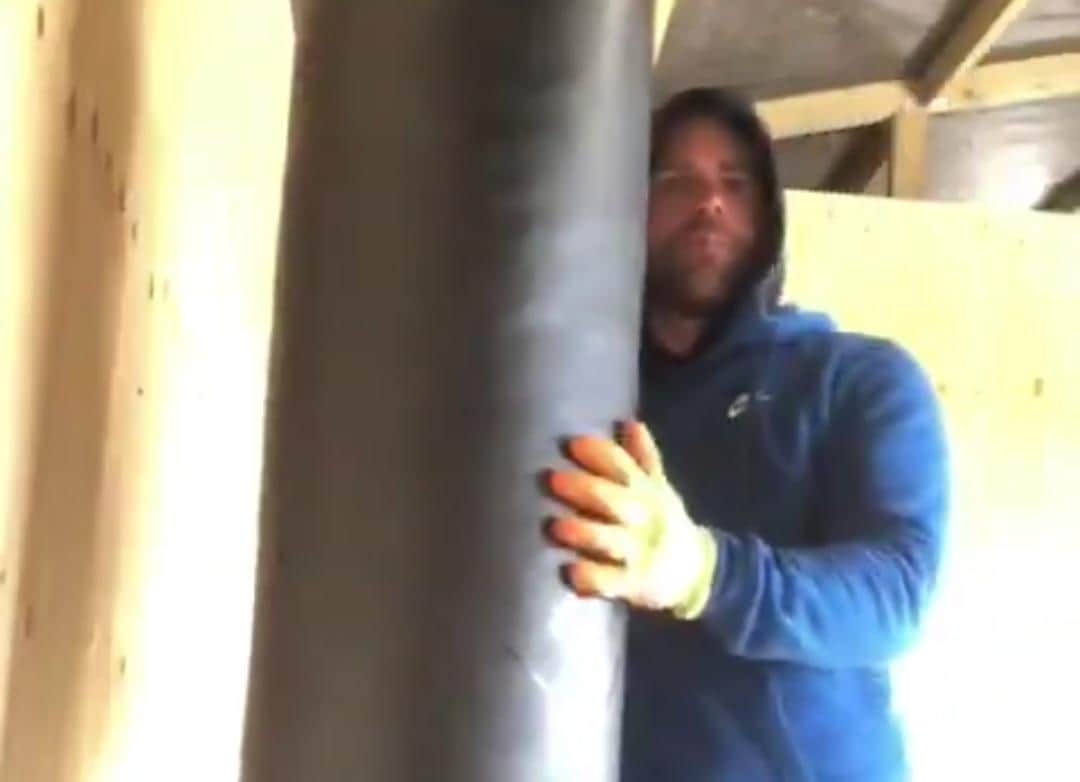 Indigna video de boxeador que explica cómo golpear a mujeres durante encierro