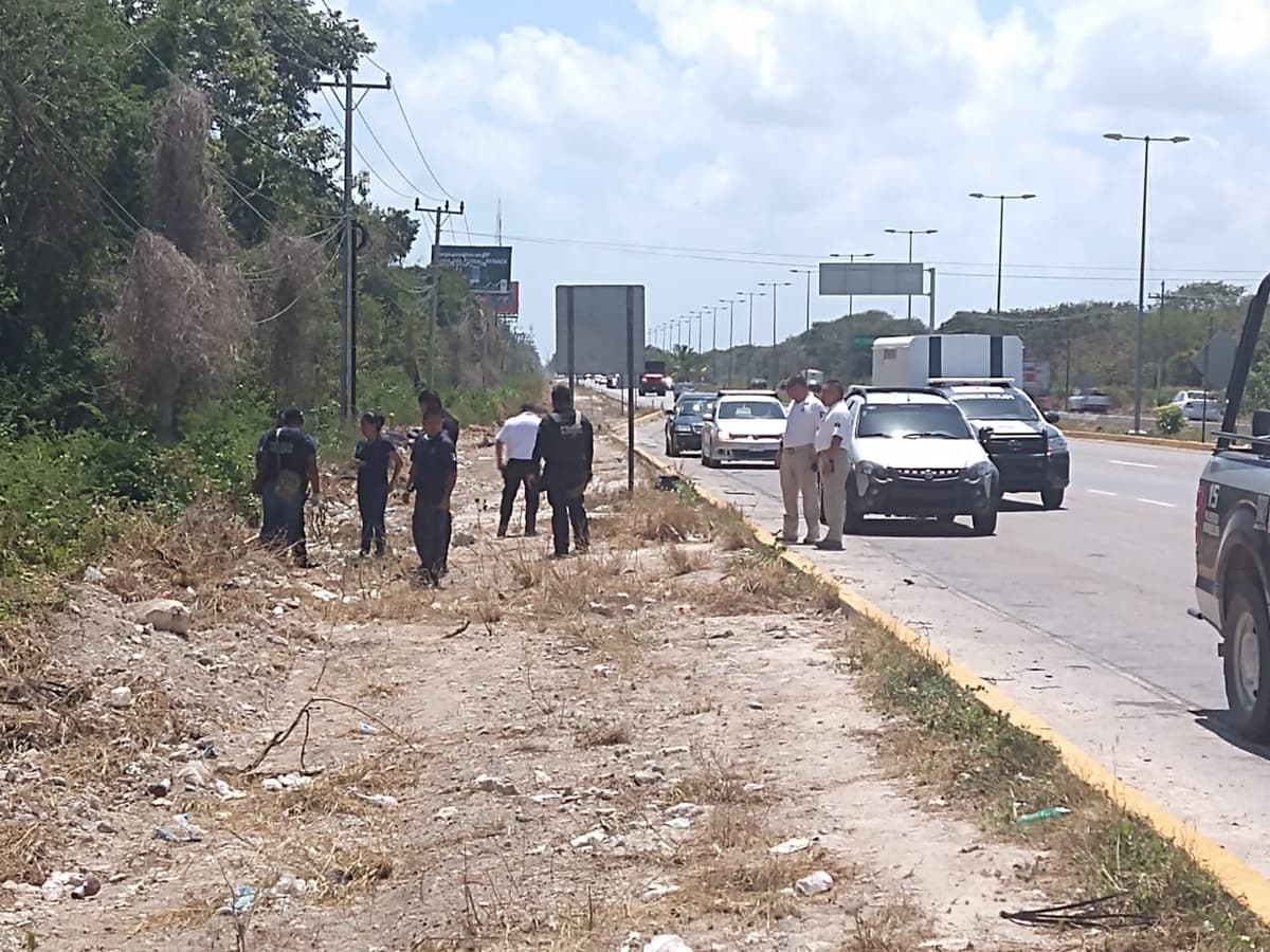 Asaltan constructora Park y abandonan auto robado en carretera federal Puerto Morelos-Cancún