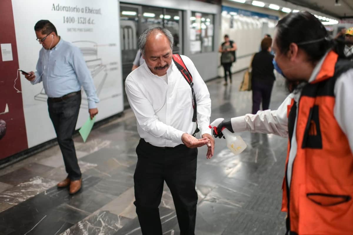 Descarta México por el momento el aislamiento social obligatorio