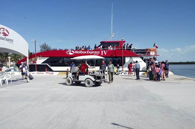 Se "blinda" Holbox de coronavirus: Prohíben paso a turistas