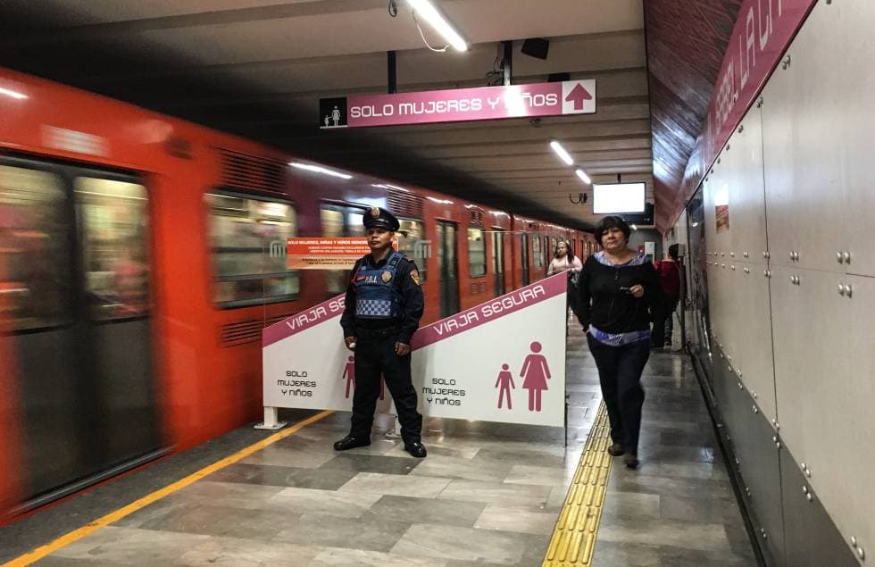Igualdad, no intolerancia: Así sacaron a un anciano de un vagón del metro