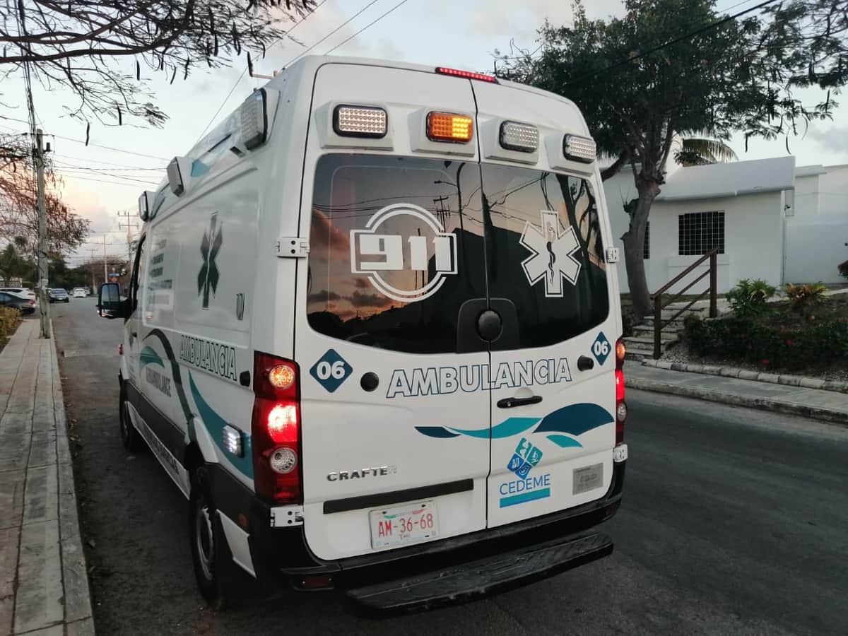 Asesinan a sujeto en su propio patio en Cancún