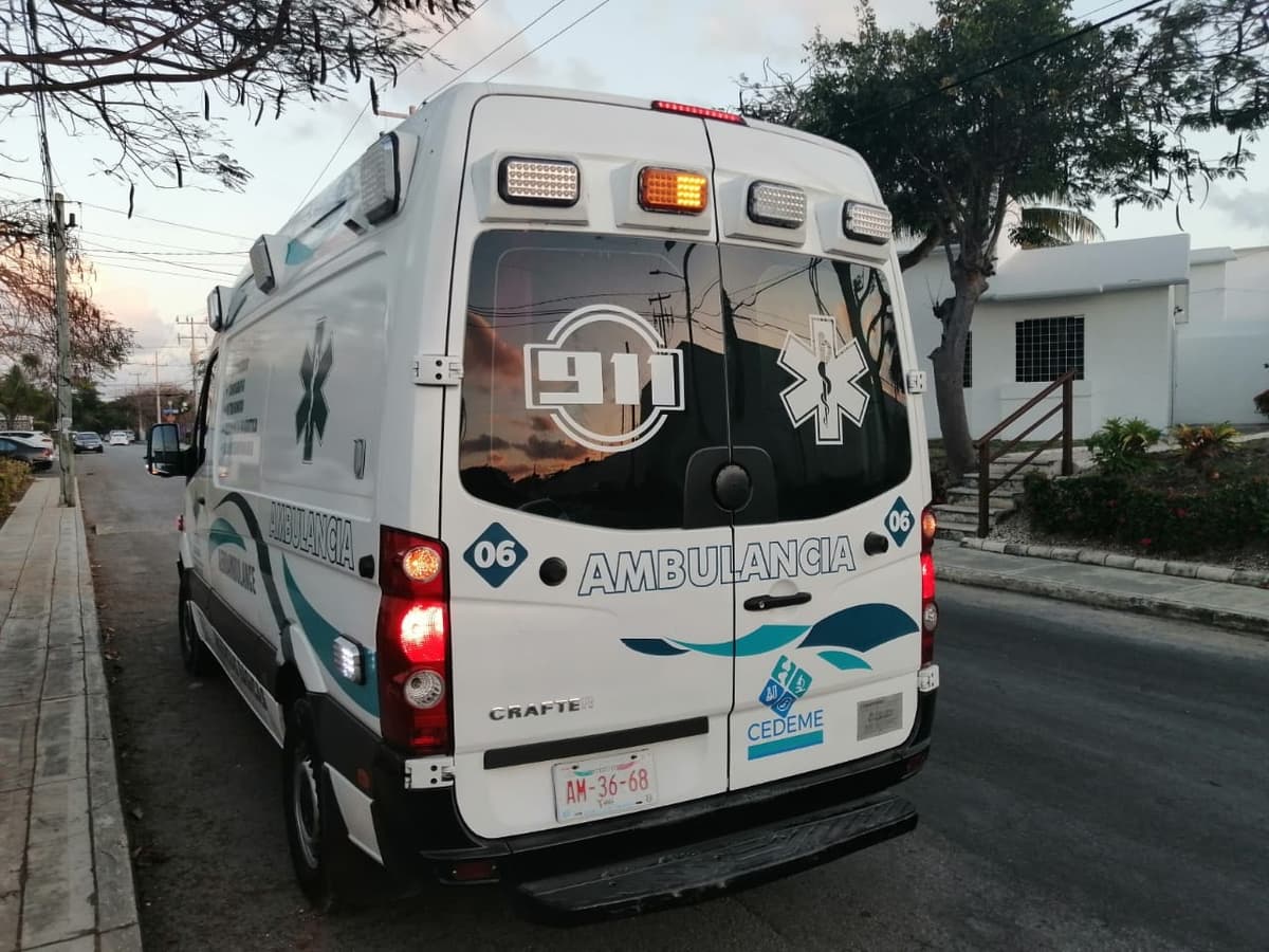 Asesinan a sujeto en su propio patio en Cancún