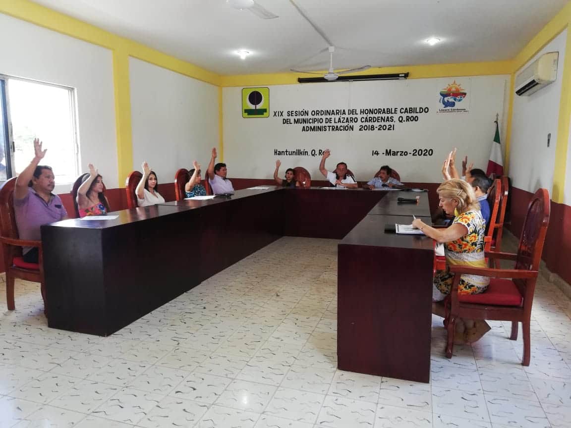 Persiste conflicto entre Nivardo Mena y regidores de Lázaro Cárdenas por supuesta deuda