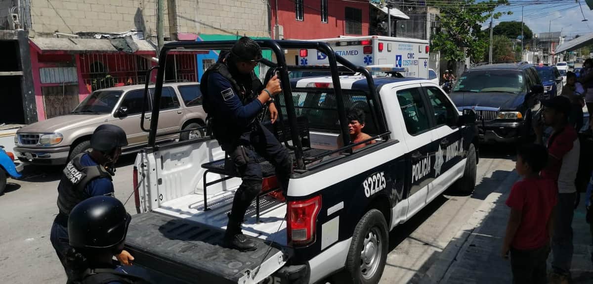 Mujer acuchilla a su pareja por defenderse de los golpes en Playa del Carmen