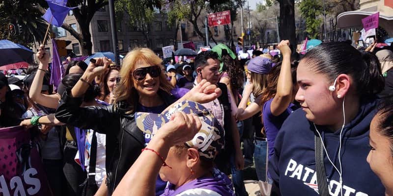 Adela Micha y Susana Zavaleta también se sumaron a la marcha por el Día Internacional de la Mujer